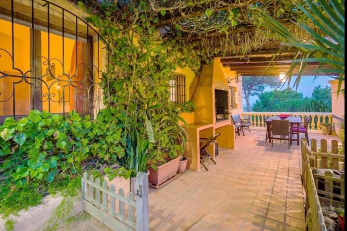 De Montana Gran Piscina Holiday home *