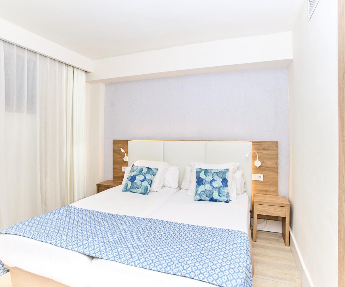 Hotel Leonardo Royal Ibiza Santa Eulalia 4*