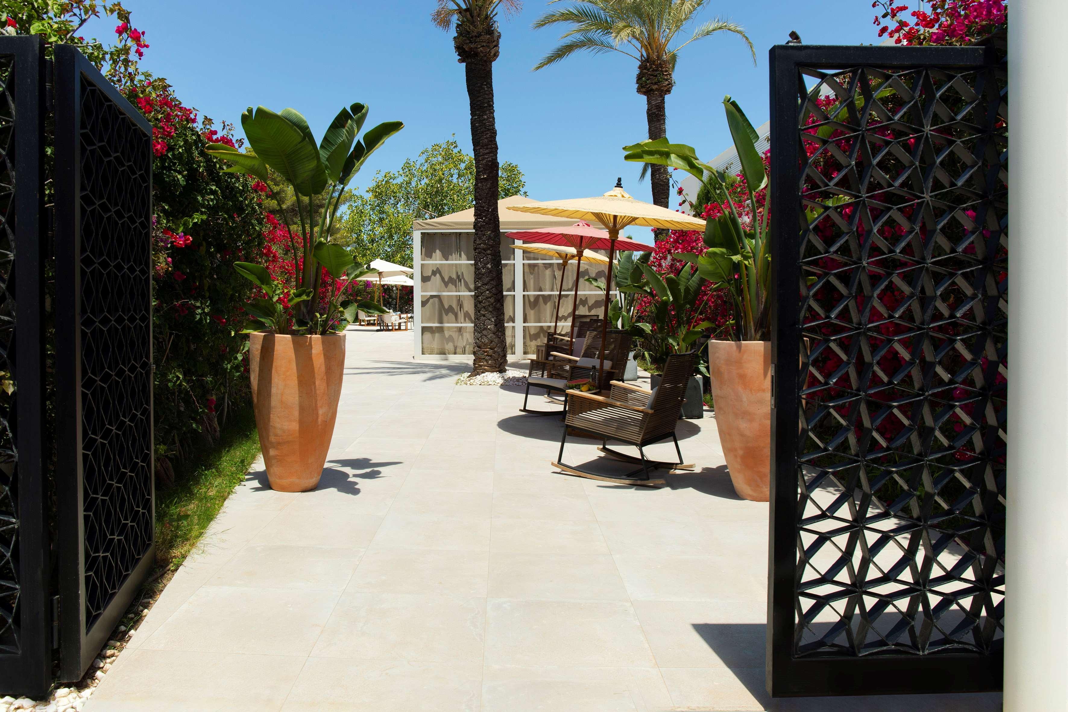 Me Ibiza - The Leading Of The World Santa Eularia des Riu