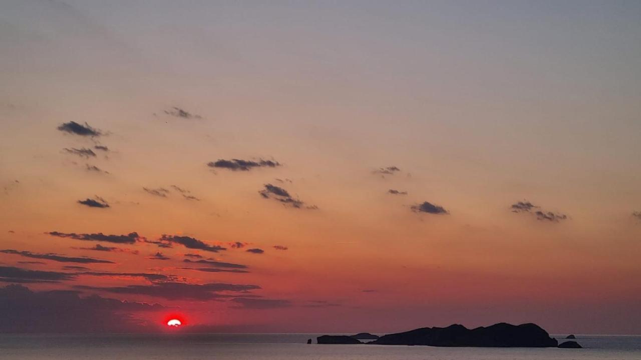 Holiday home Sunset Sea View & Garden 6p Max