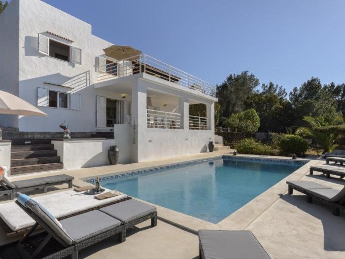 With Pool And Sea Views Ferienhaus *