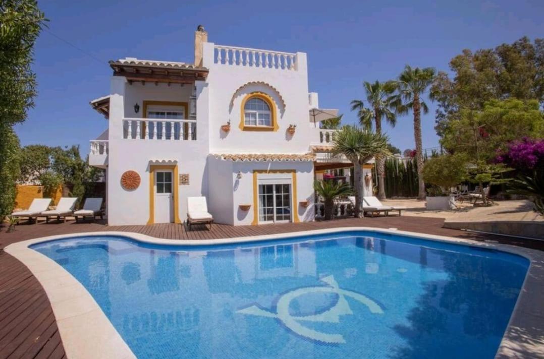 Alba Ibiza Santa Eulària des Riu