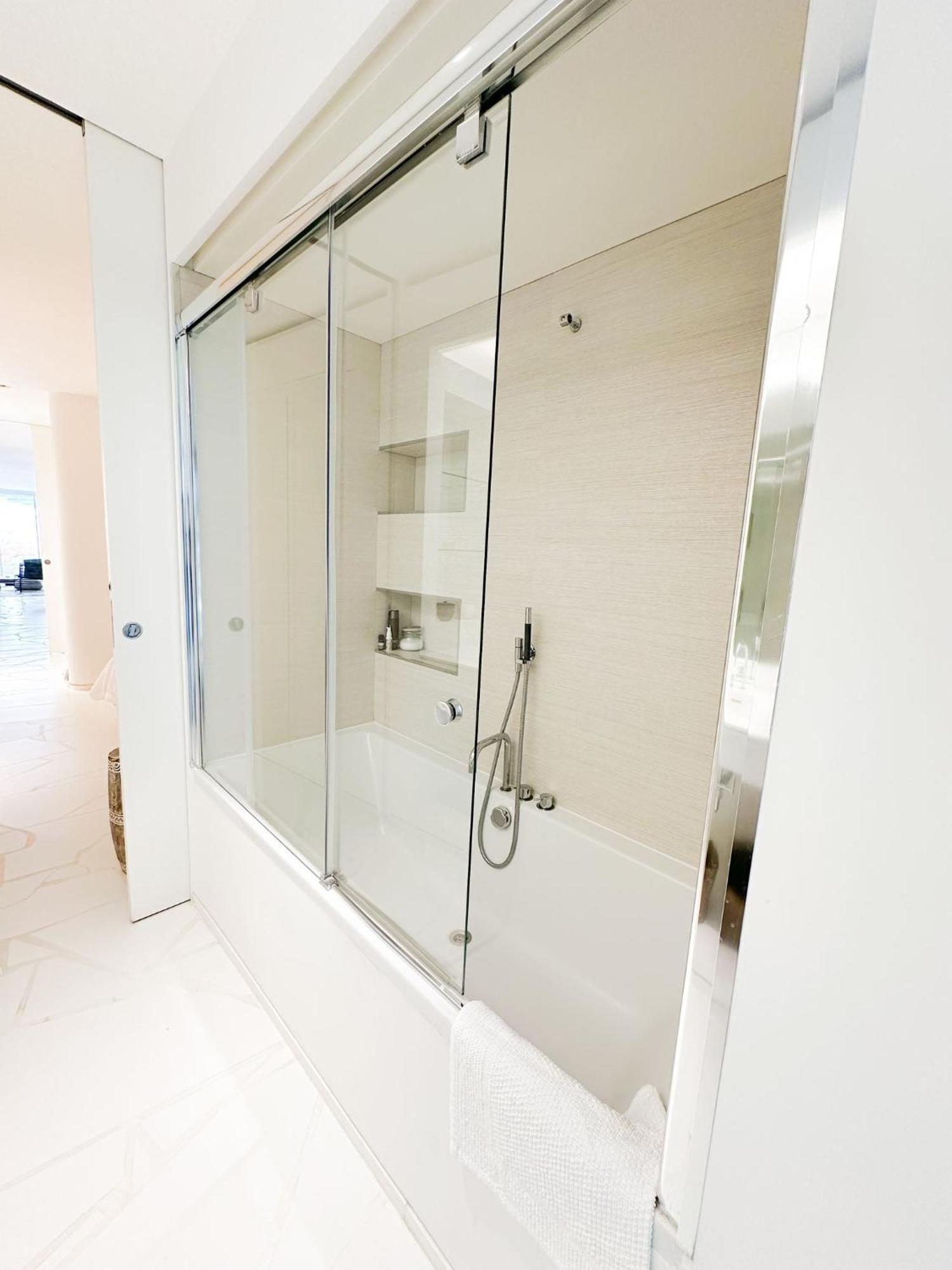 Lhv Luxury Boas *