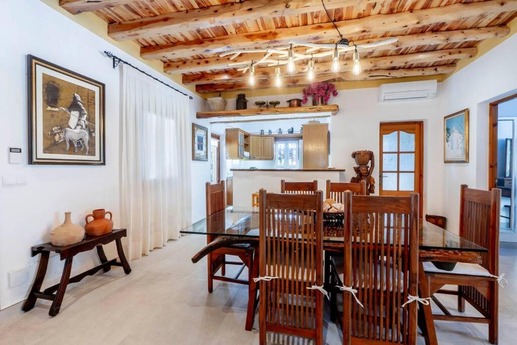 Casa Con Piscina, Jardin Y Juegos Exteriores * Montecristo