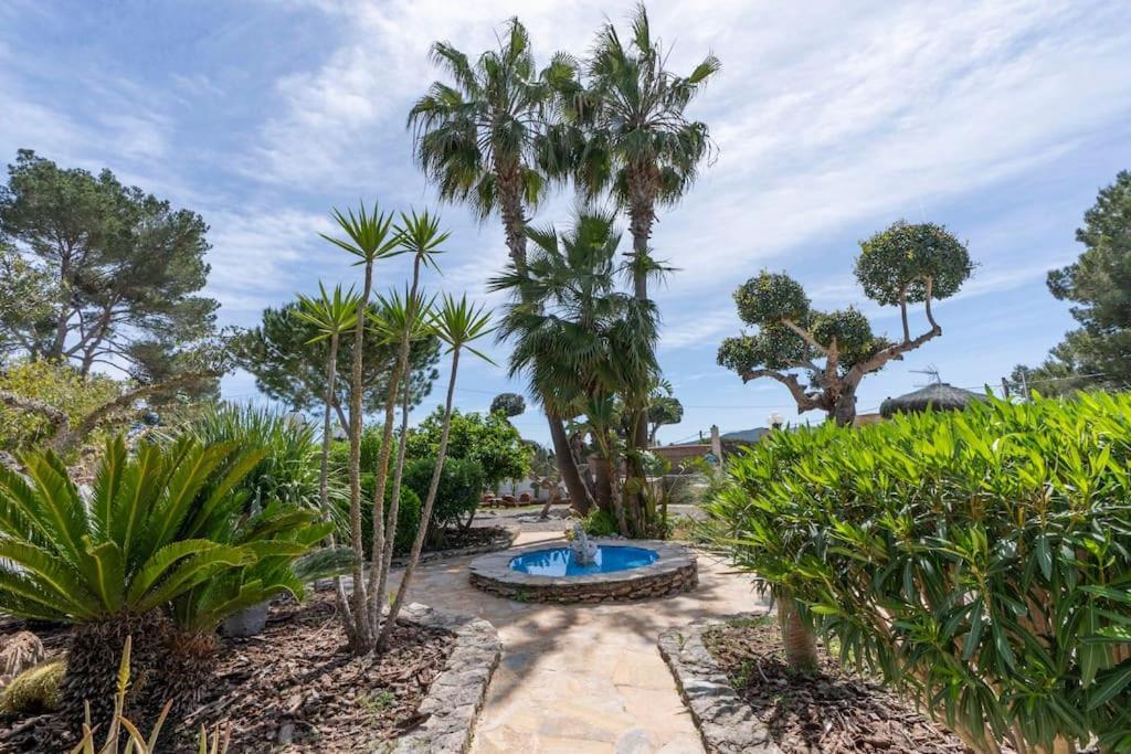 Casa Con Piscina, Jardin Y Juegos Exteriores *