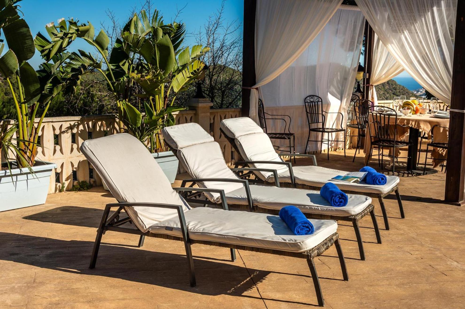 Bonaire, Up To 8+2 With Pool & Views *
