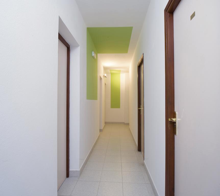 Mari Hotel 2*