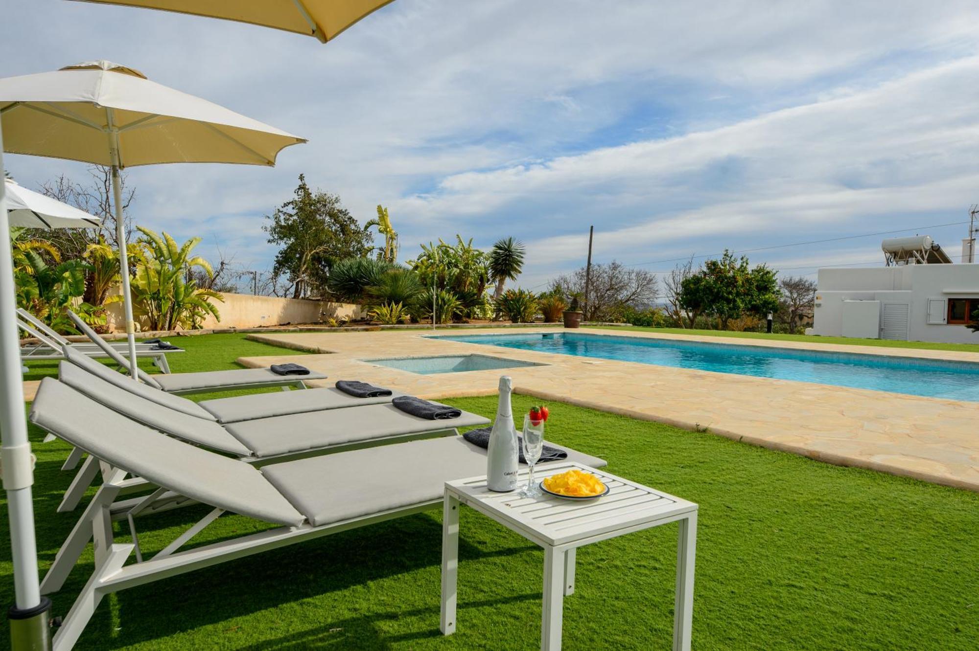 Blai Villa *