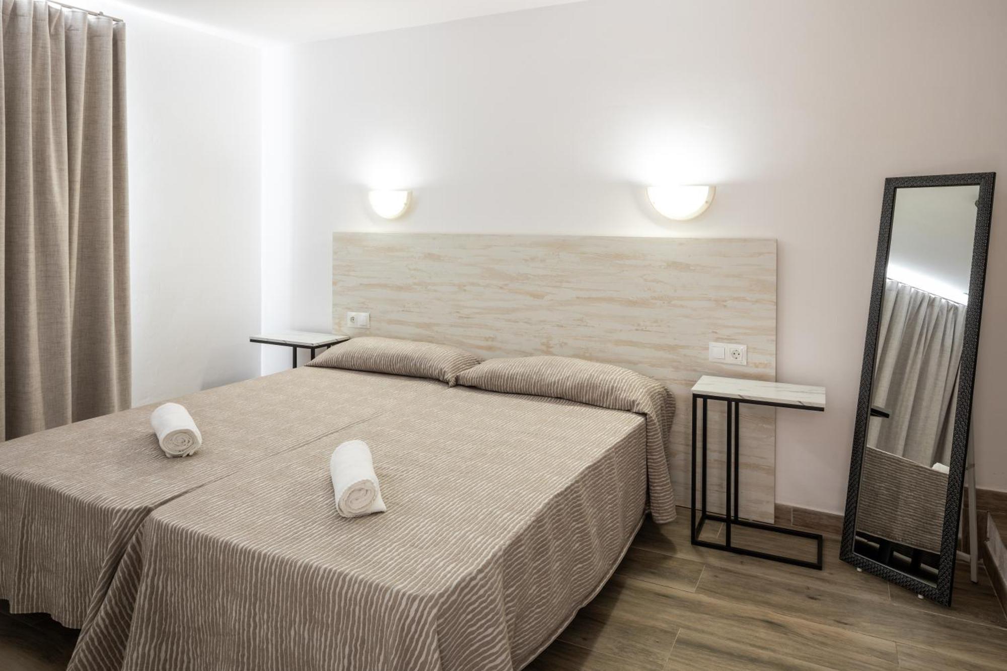 Aparthotel Puerto Cala Vadella 3*