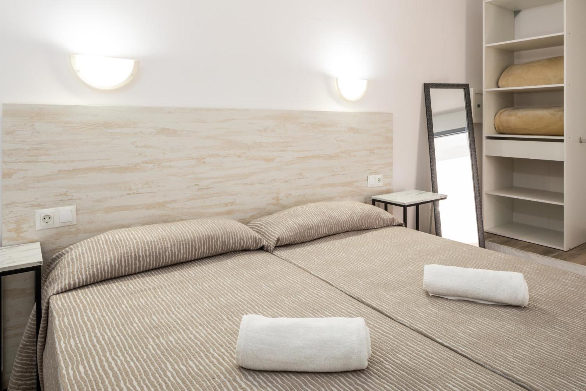 Aparthotel Puerto Cala Vadella