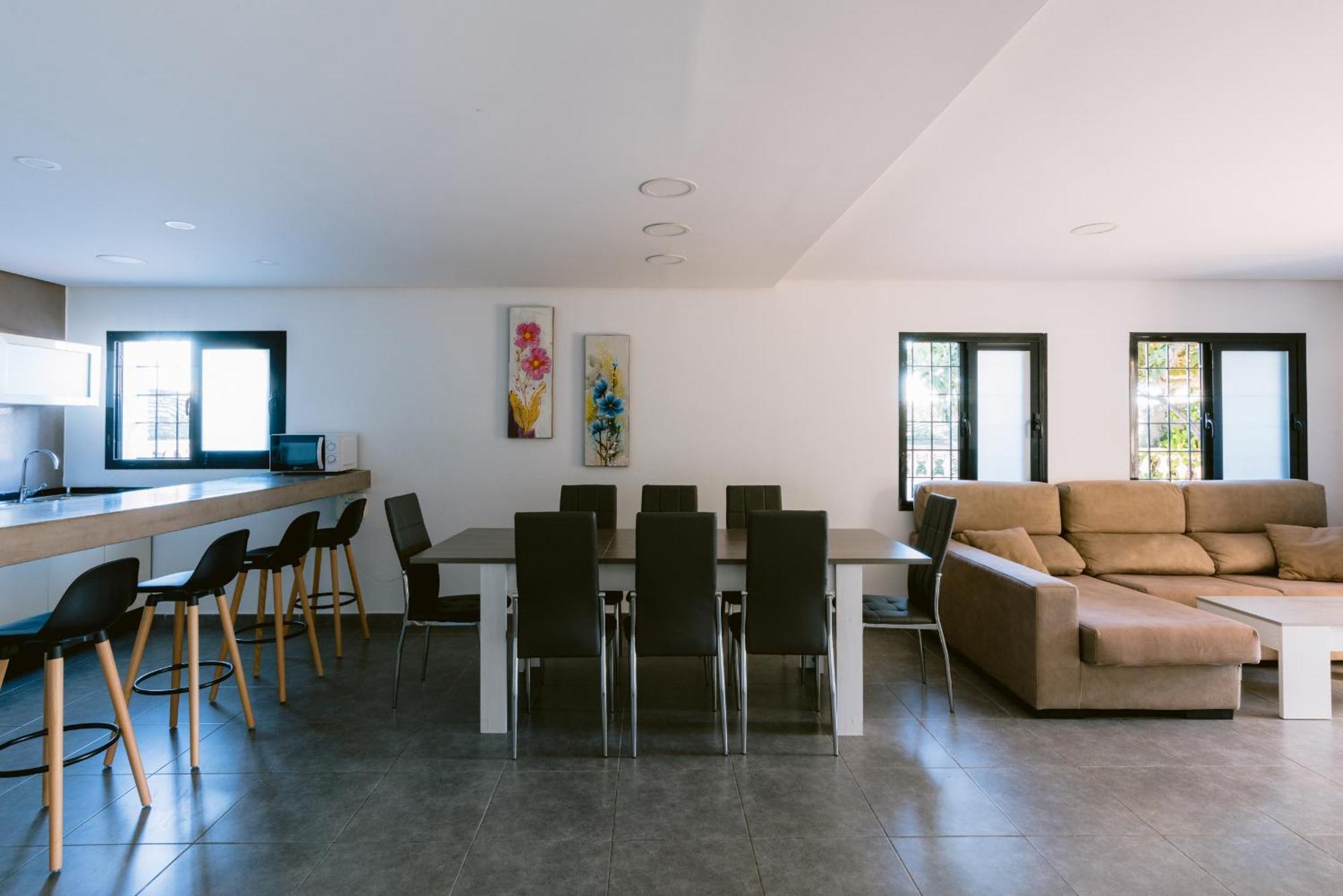 Torres Is A Great Only A 10 Minute Walk From The Centre Of Playa Den Bossa