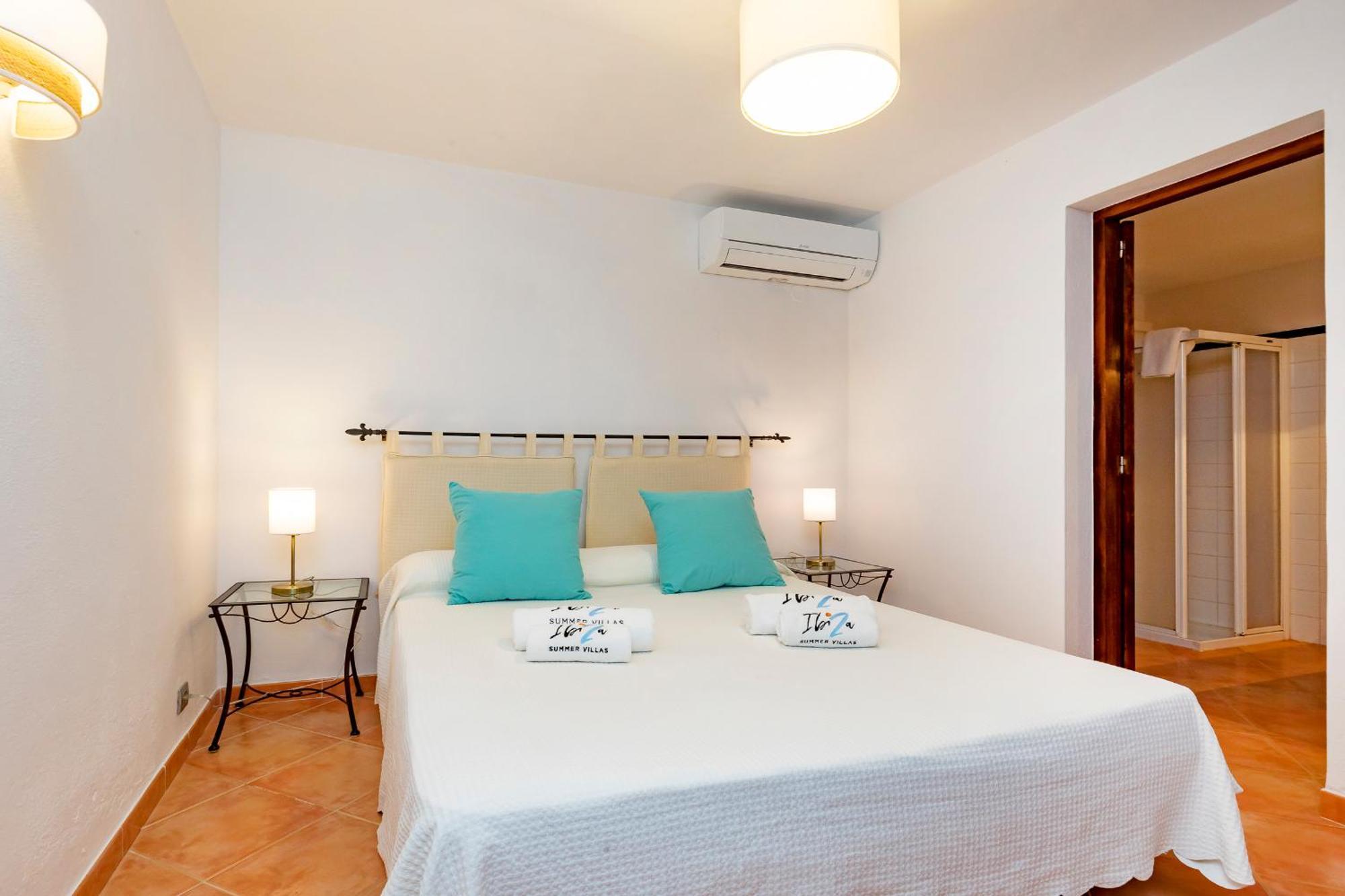 In San Rafael Sleeps 12 Villa