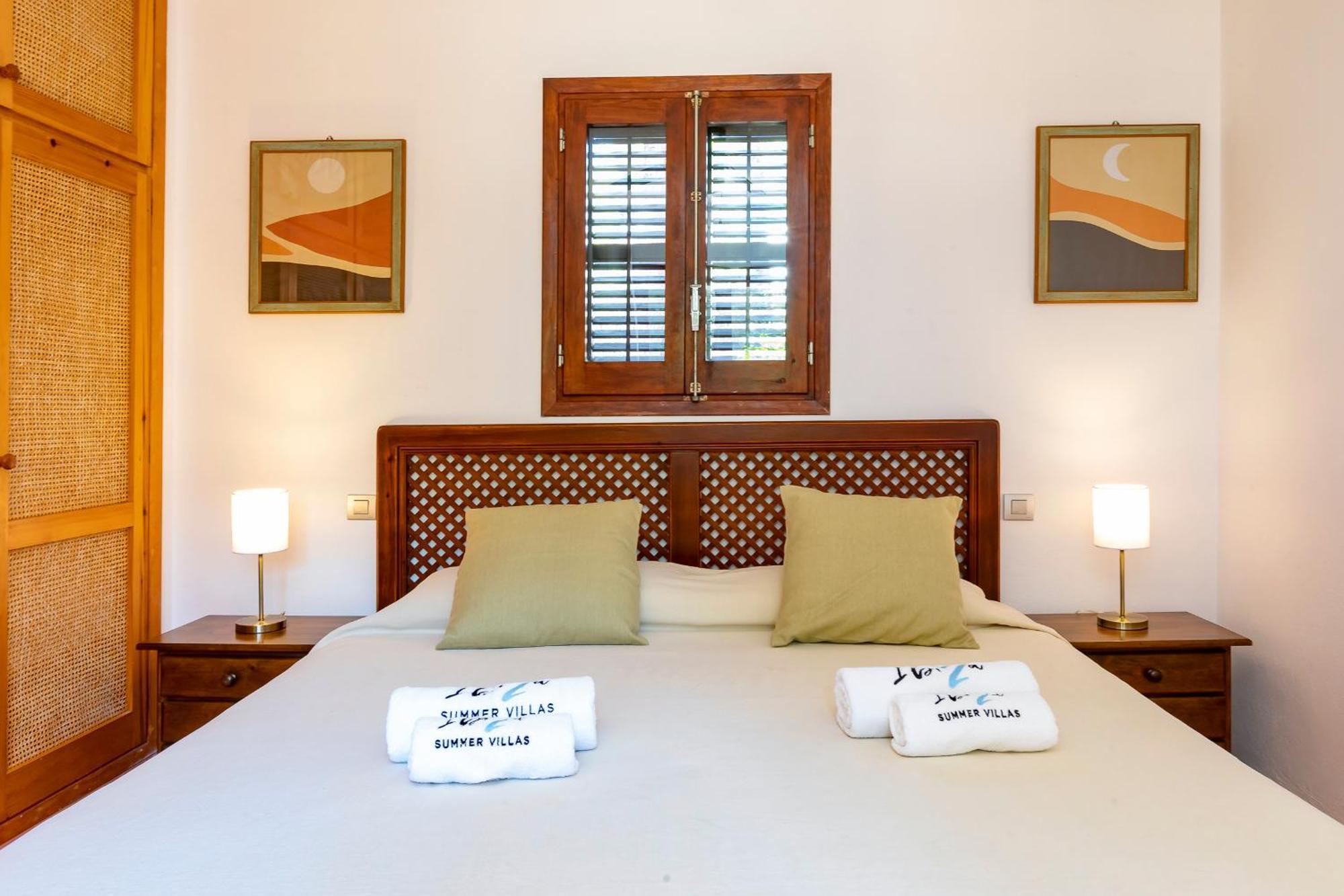 In San Rafael Sleeps 12 Villa *