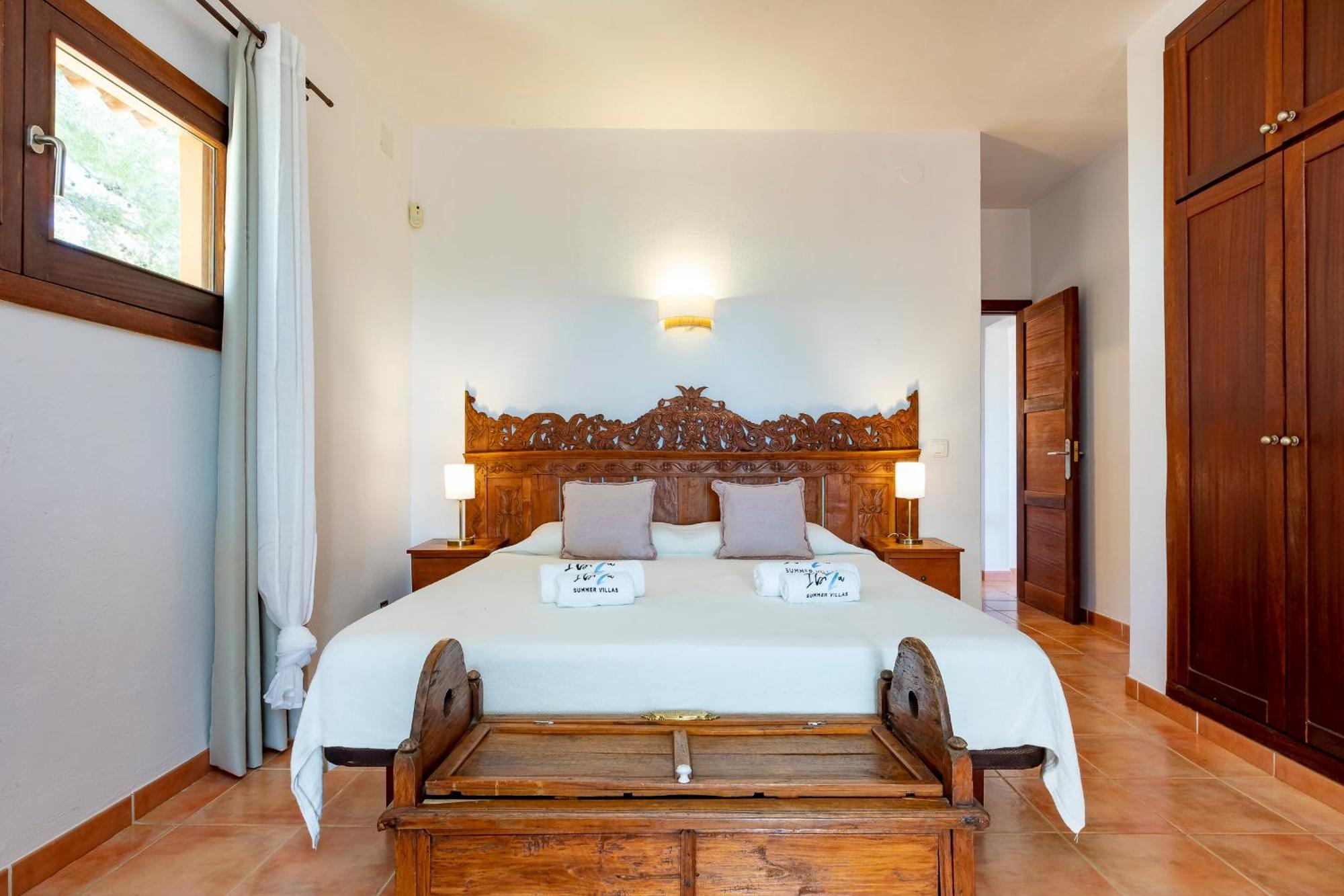 In San Rafael Sleeps 12 Villa