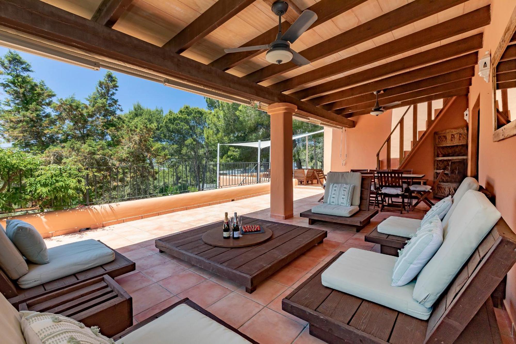 In San Rafael Sleeps 12