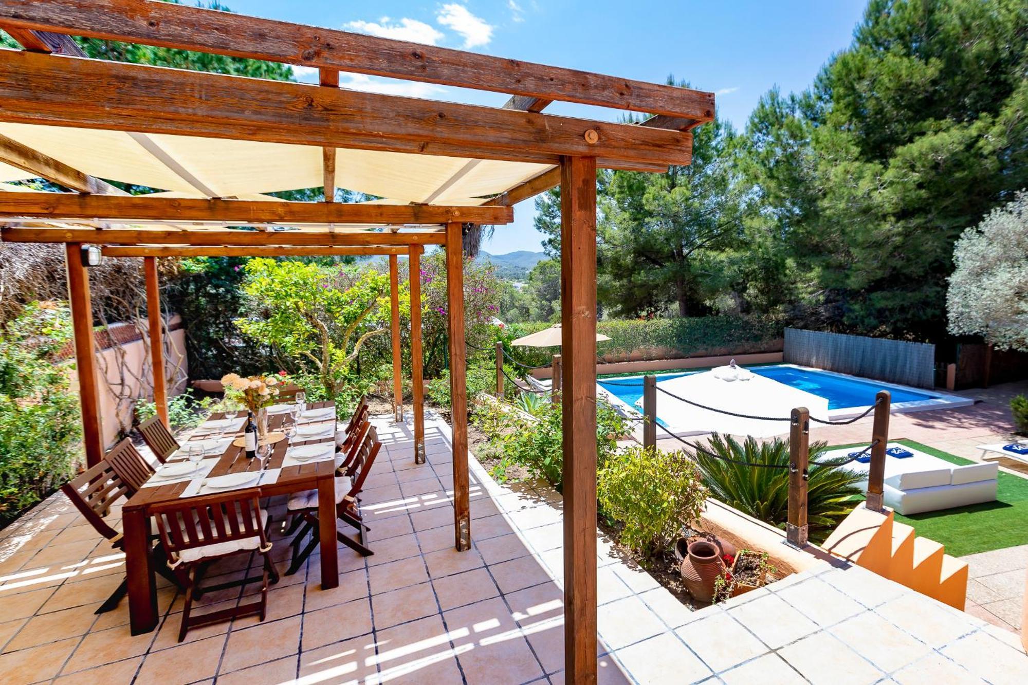 In San Rafael Sleeps 12 *