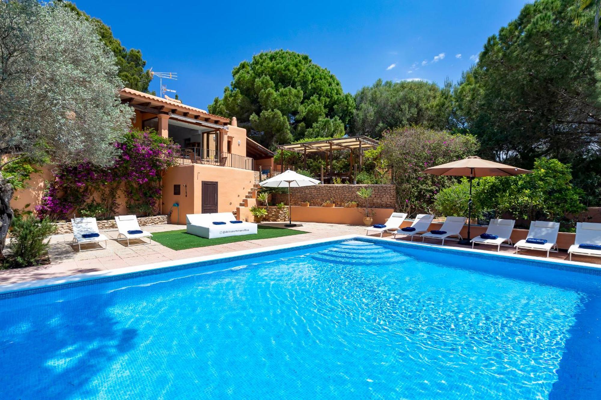 Villa In San Rafael Sleeps 12 San Antonio (Ibiza)