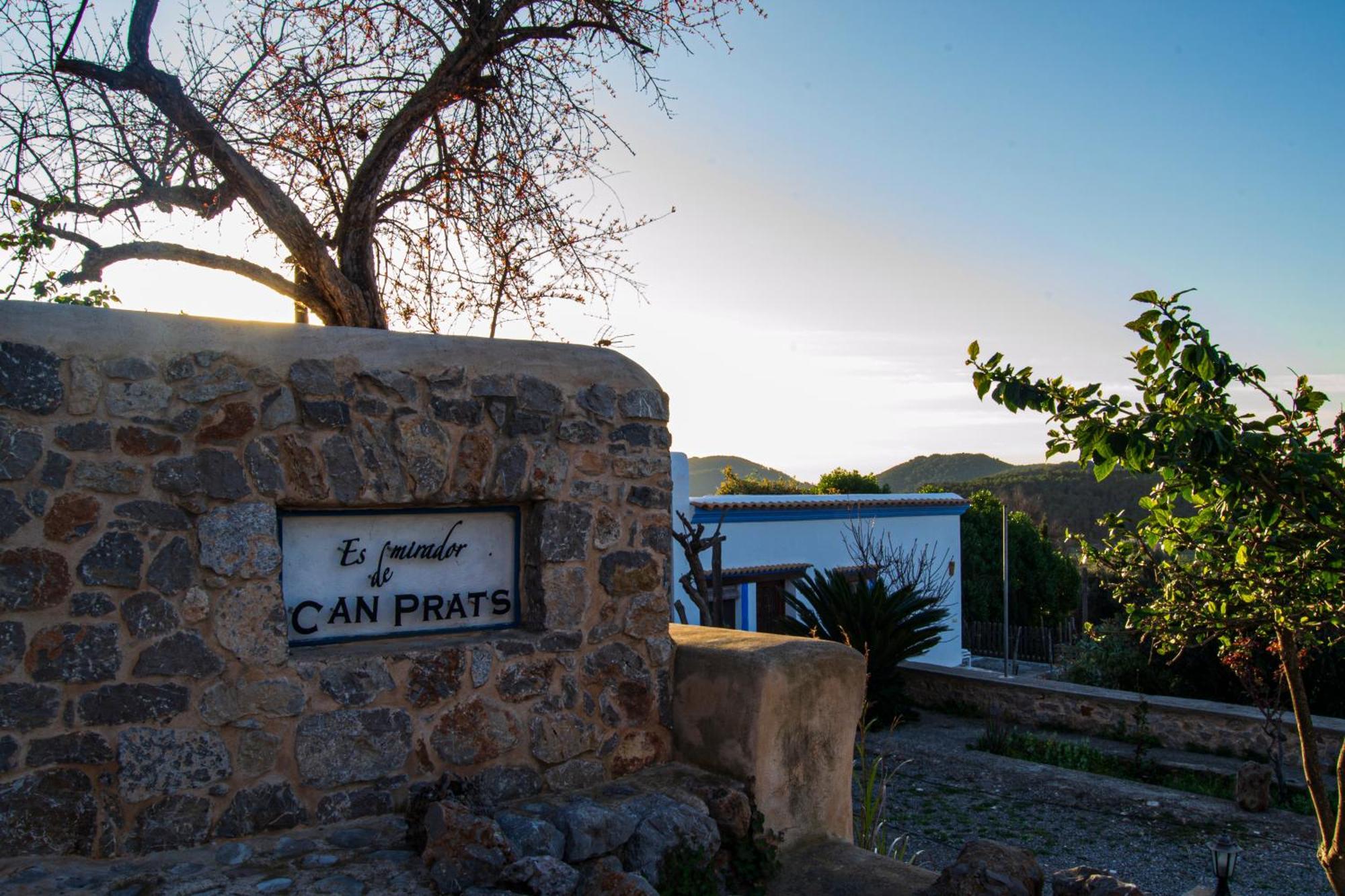 Rural Prats Apartment *