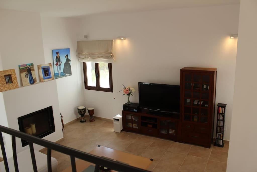 Casa Serena Con Piscina Y Jardin Sant Llorenç de Balàfia