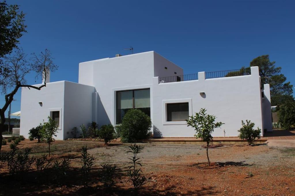 Casa Serena Con Piscina Y Jardin Sant Llorenç de Balàfia