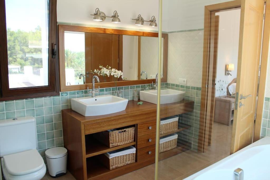 Casa Serena Con Piscina Y Jardin Ferienhaus Sant Llorenç de Balàfia