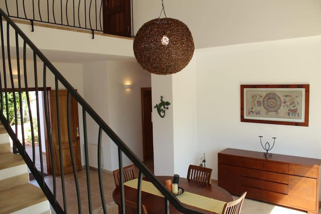 Casa Serena Con Piscina Y Jardin Ferienhaus
