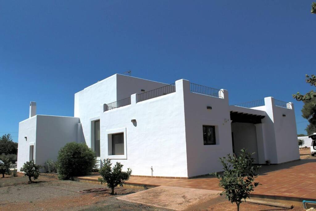 Casa Serena Con Piscina Y Jardin *