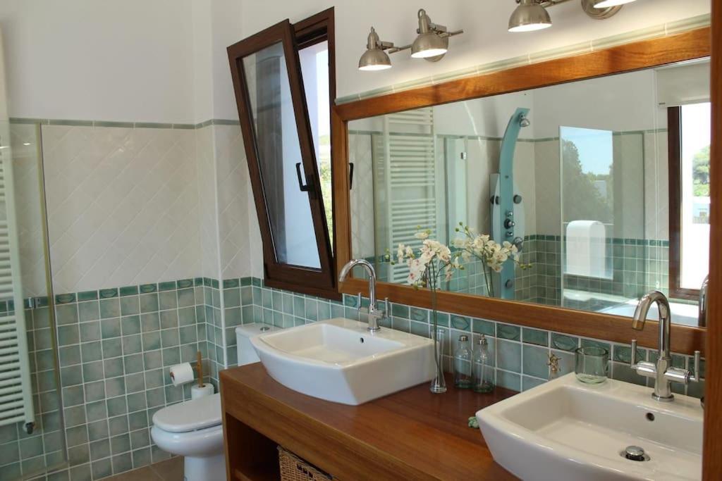 Casa Serena Con Piscina Y Jardin