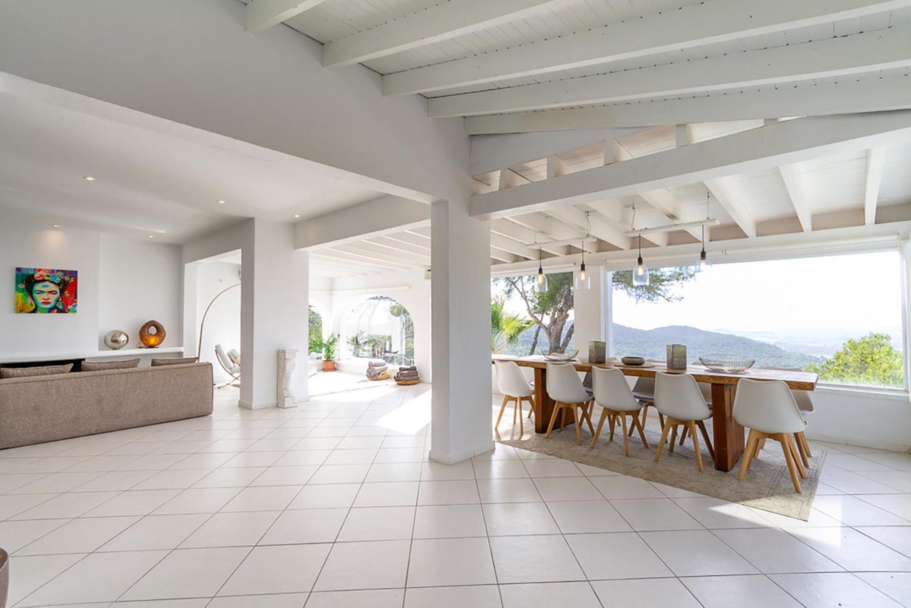 Tikal Villa