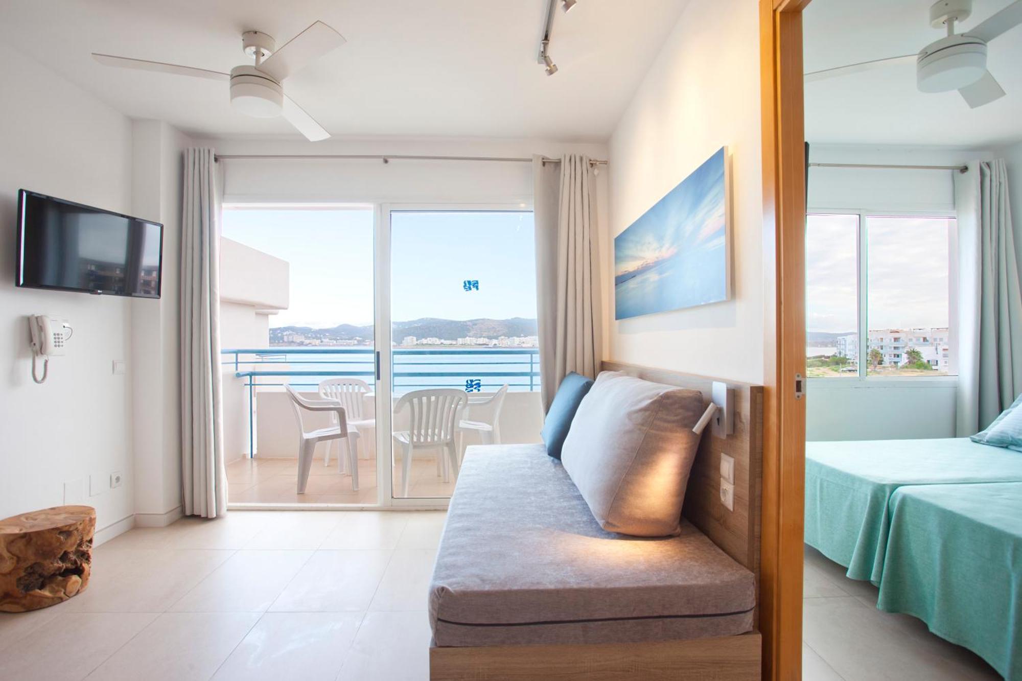 Playa Bella Apartahotel