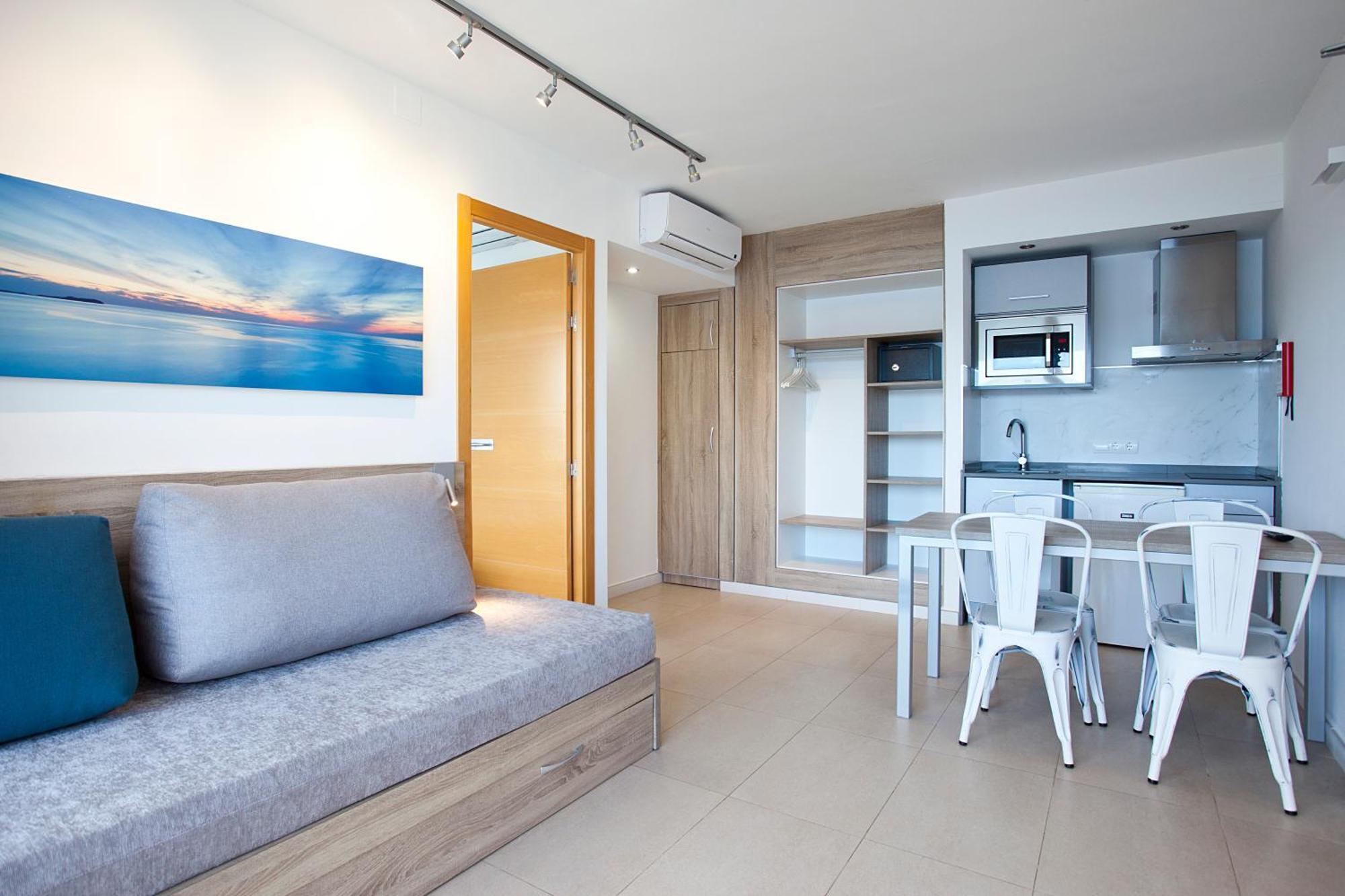 Apartahotel Playa Bella 3*