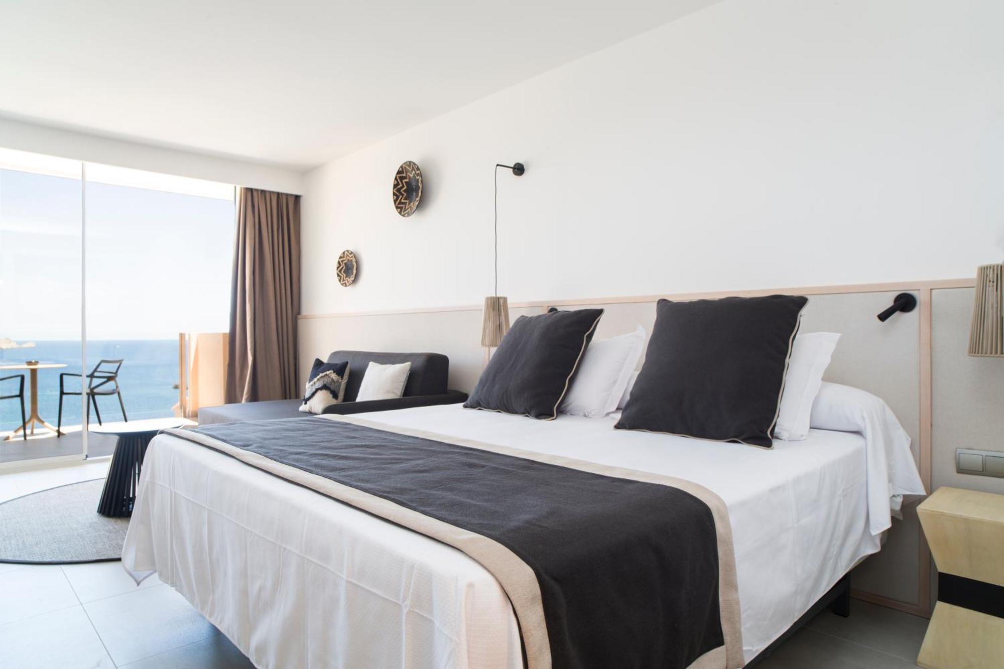 Invisa Club Cala Playa Des Figueral