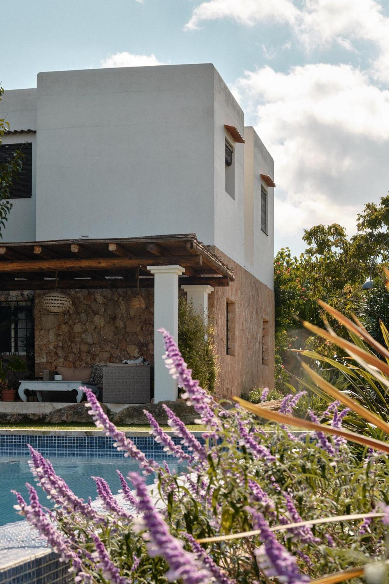 Roser - Santa Gertrudis Villa Sant Mateu d'Albarca