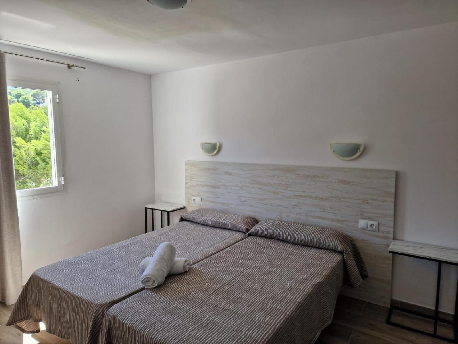 Puerto Cala Vadella Aparthotel