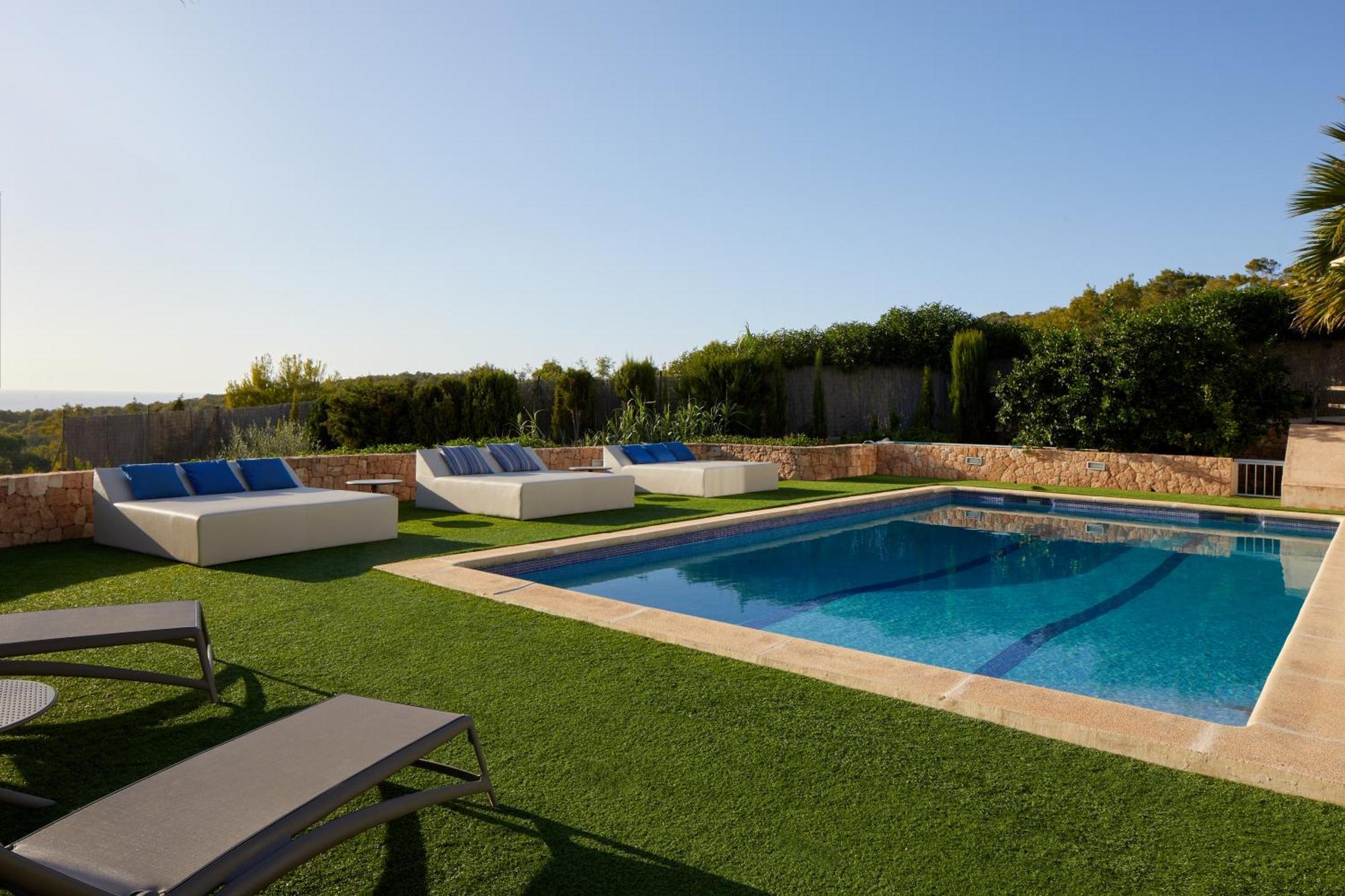 Villa Joan I - Fantastic Sunset Views And Family Friendly -