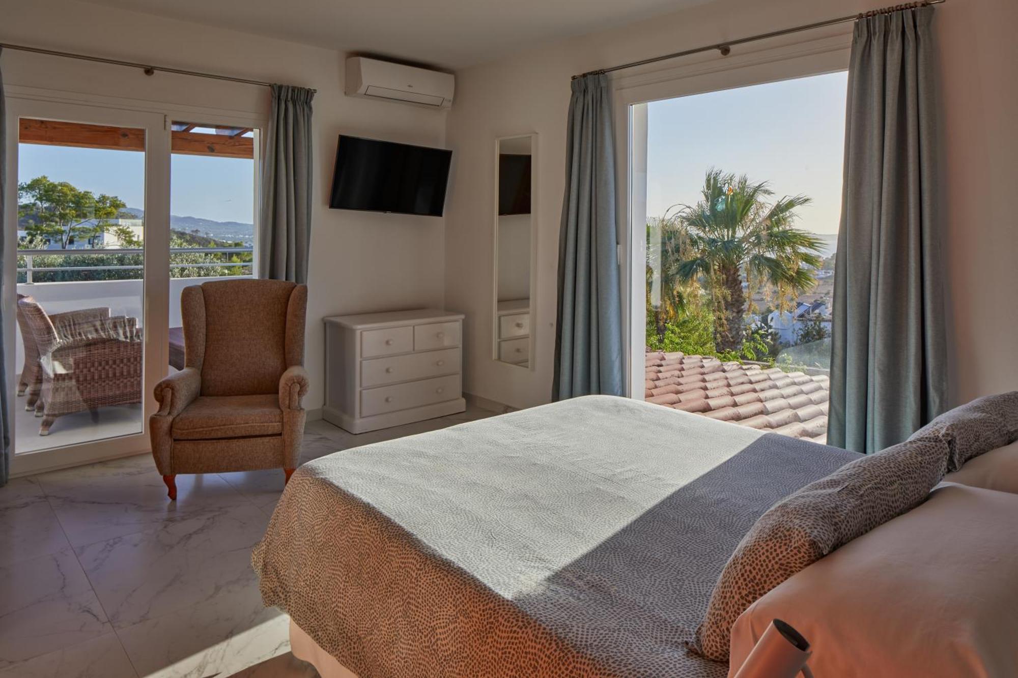 Villa Joan I - Fantastic Sunset Views And Family Friendly - San Antonio (Ibiza)