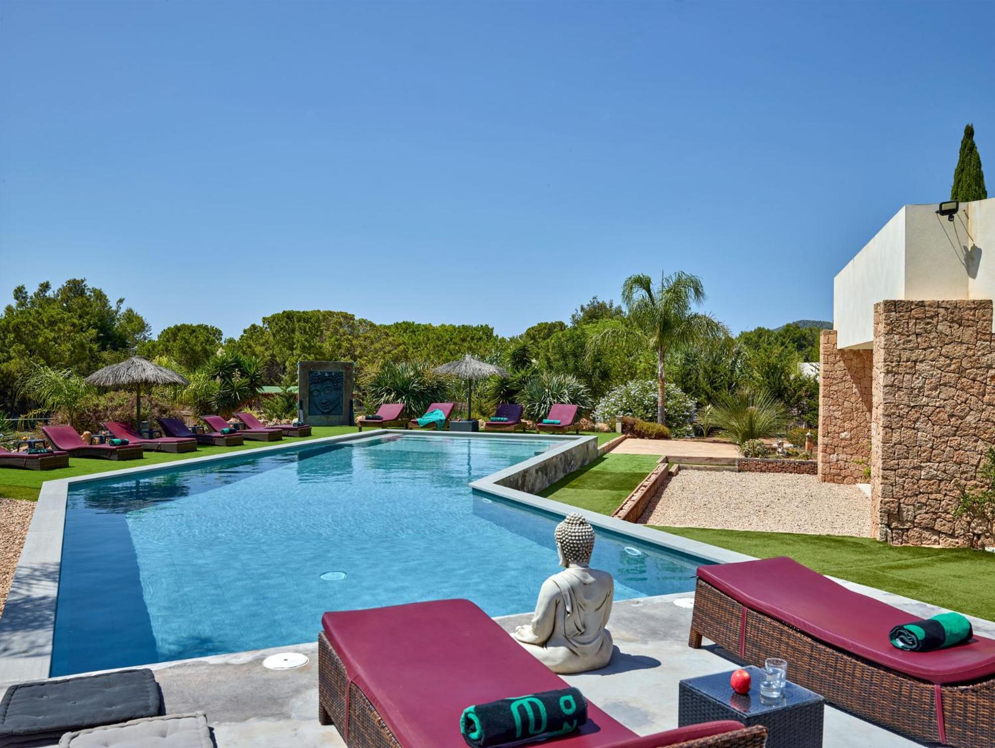 Do It * San Antonio (Ibiza)