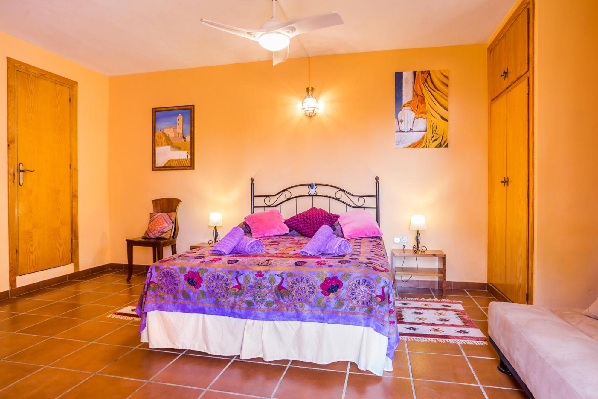 De Montana Gran Piscina Holiday home