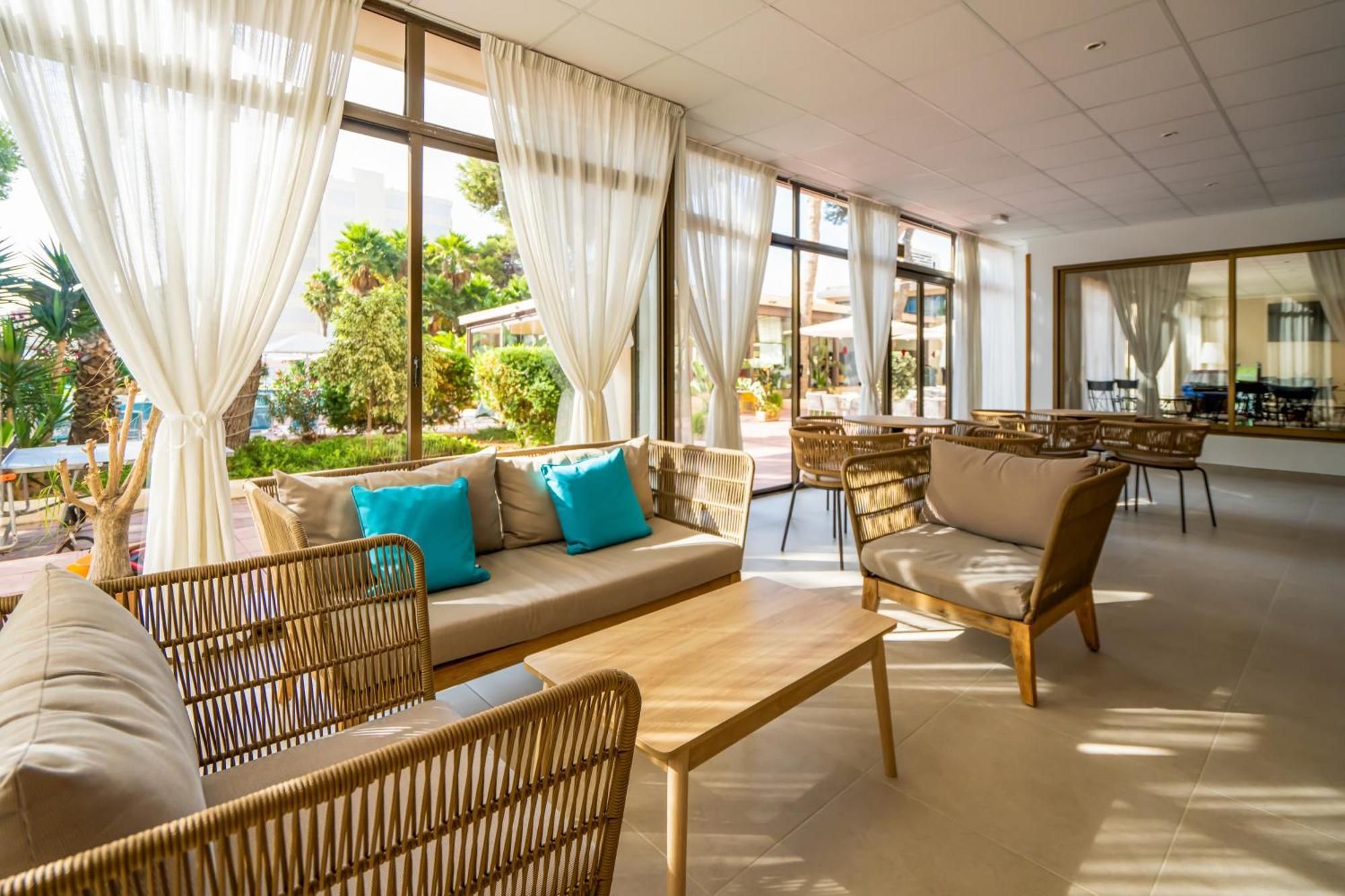 Hotel Club Bossa 3*