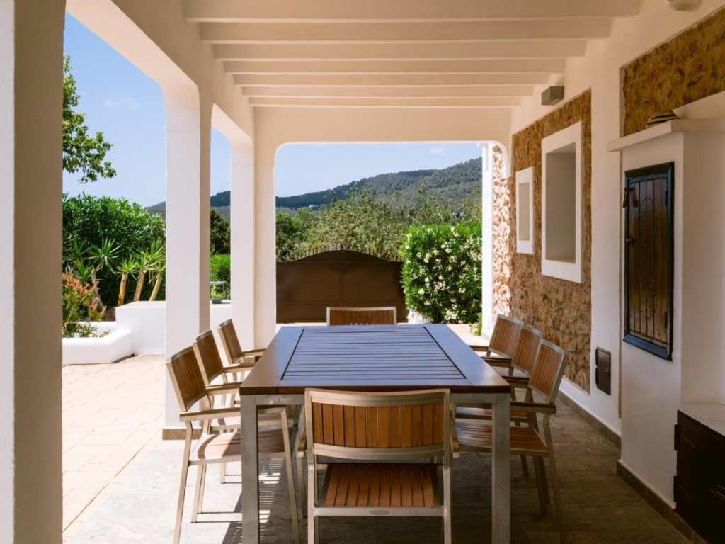 Pep Luis Pep Mortera Is Located In The Beautiful Countryside Near To Playa Den Bossa