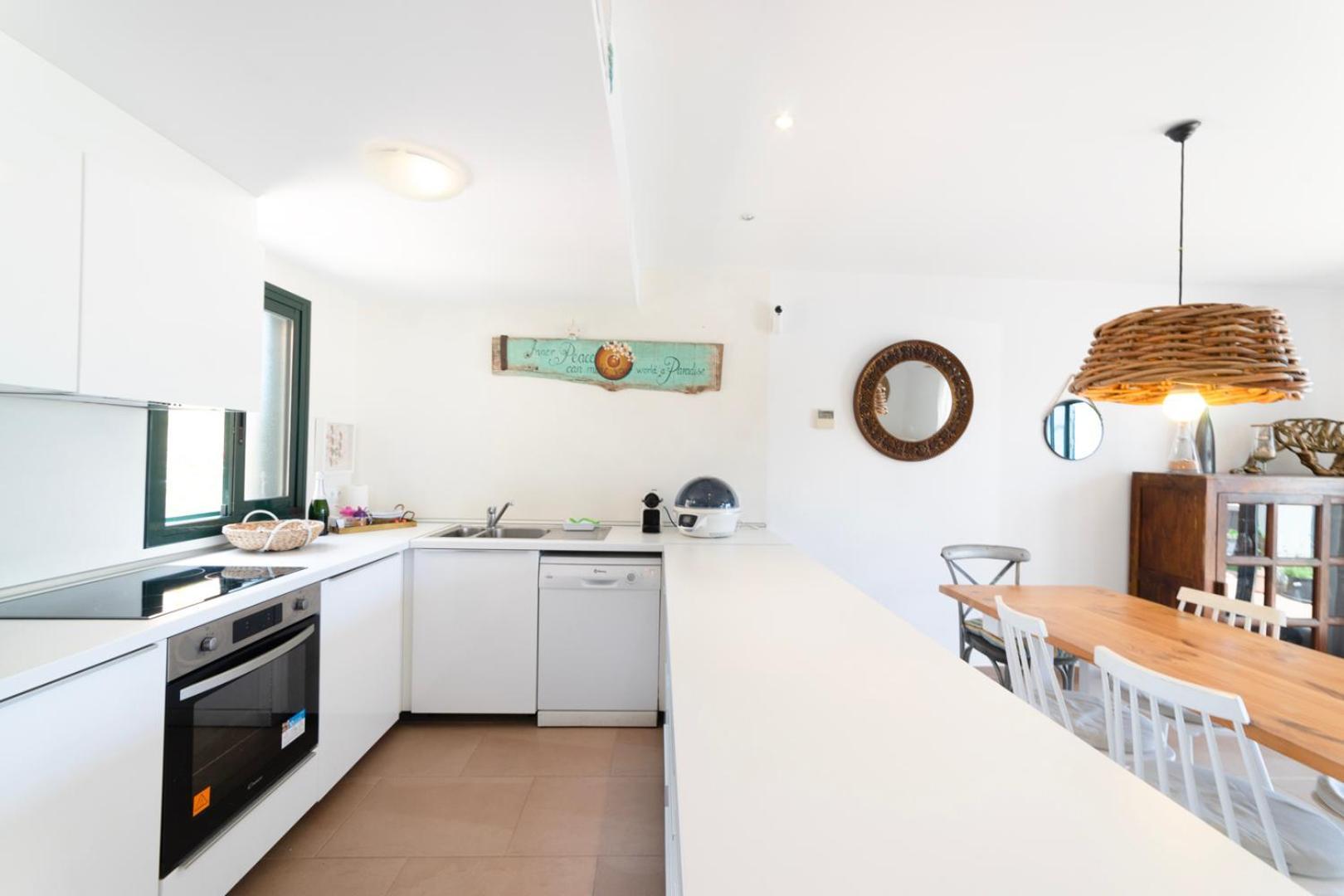 Sunset Sea View & Garden 6p Max Holiday home *