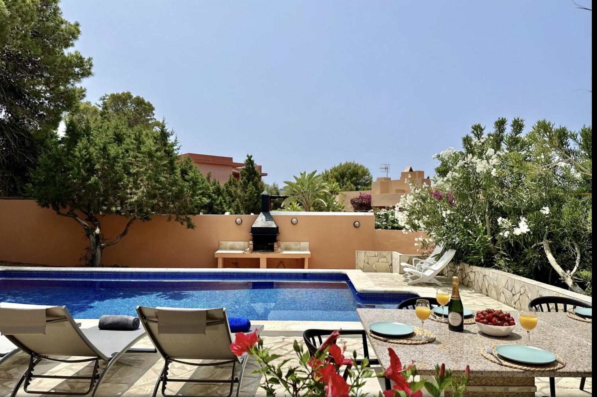 Casa de Férias With Pool Calo Den Real