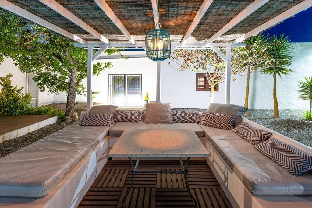 8 Guests Large Near Bossa Beaches & Airport