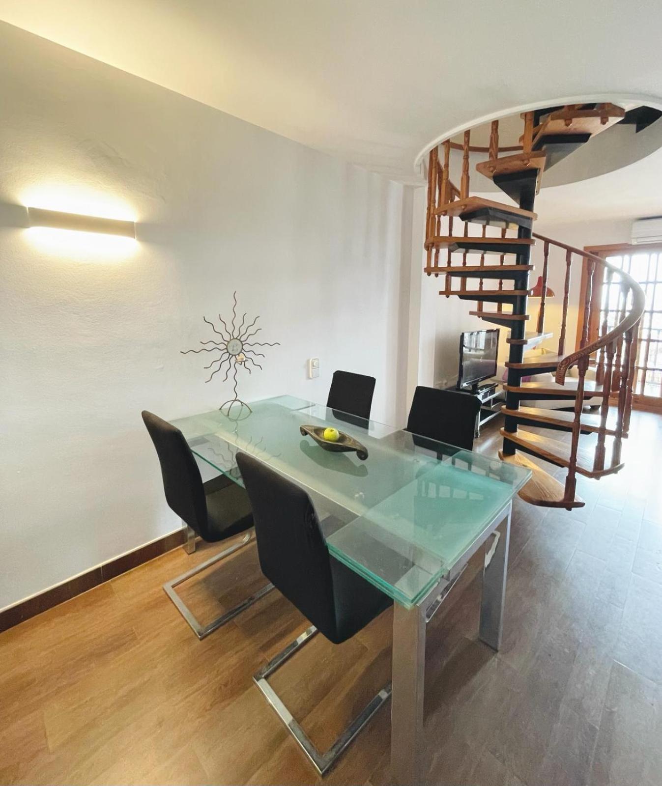 Homestay Ensuite Double With Sea View In A Shared In The Centre Of Santa Eularia - Close To The Beach