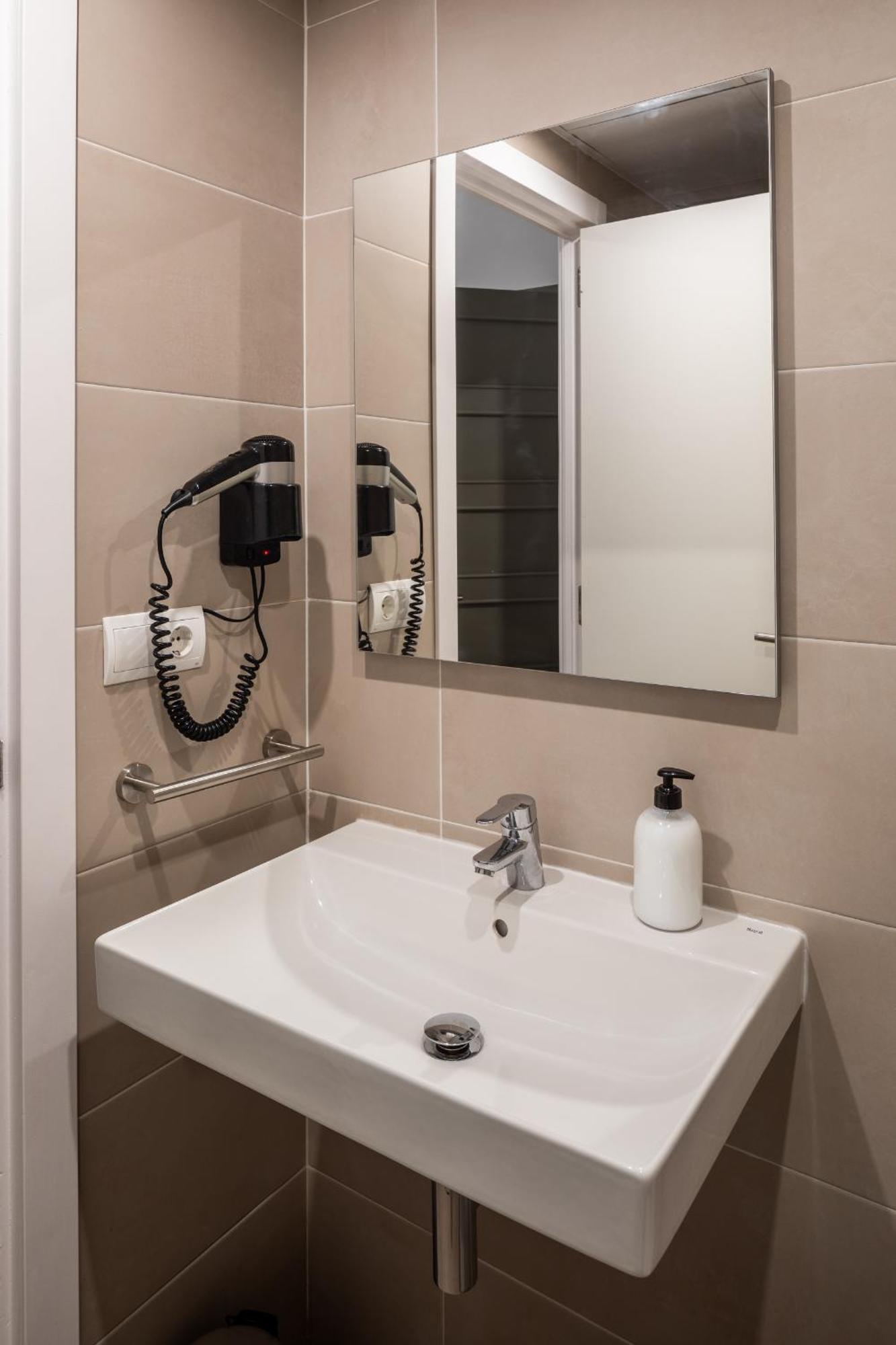 Alicante Hotel *