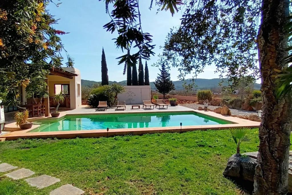 Сasa de vacaciones Casa Bet Con Piscina Y Jardin. *