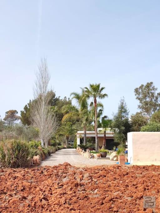 Casa Bet Con Piscina Y Jardin.