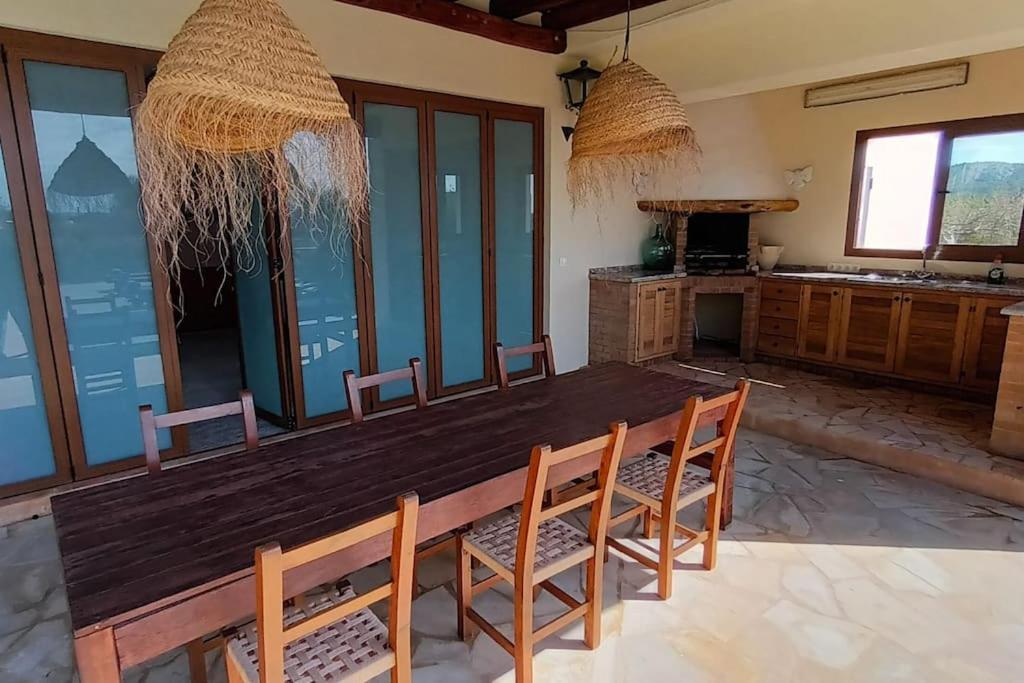 Casa Bet Con Piscina Y Jardin. Сasa de vacaciones