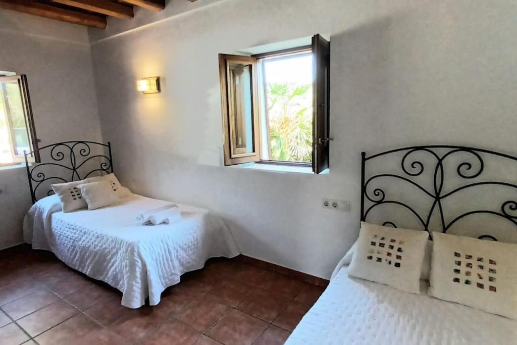Сasa de vacaciones Casa Bet Con Piscina Y Jardin. *