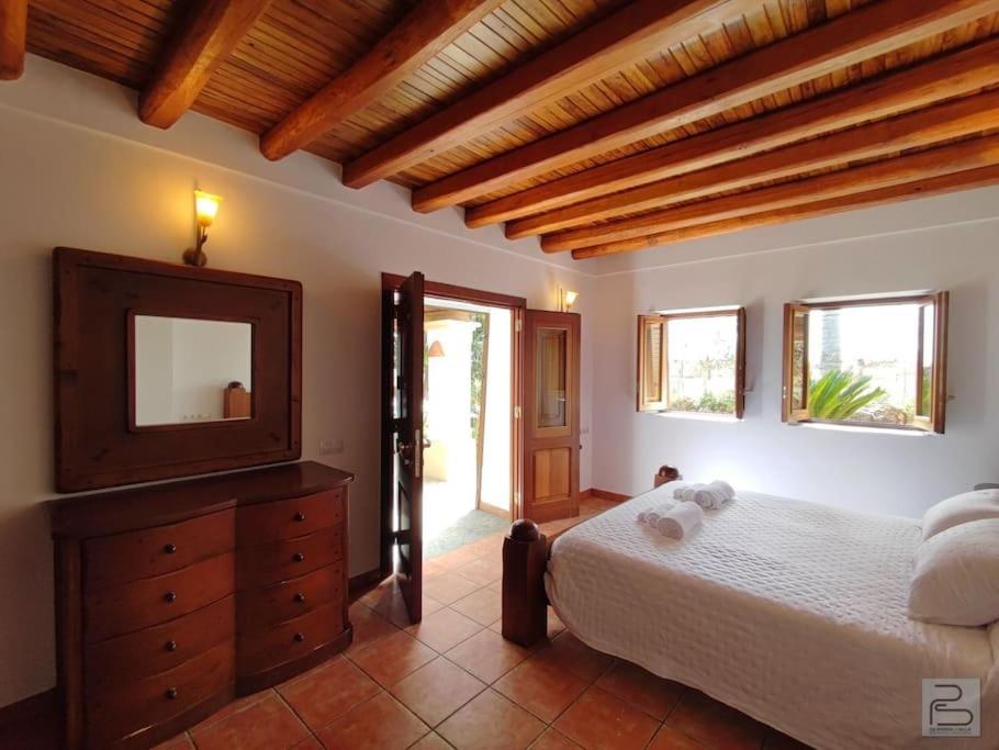 Casa Bet Con Piscina Y Jardin. * Sant Miquel de Balansat